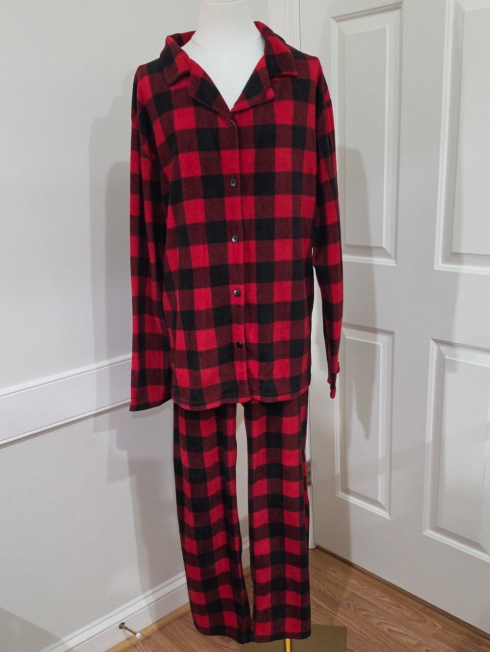 #followme Cozy Red & Black Buffalo Plaid Fleece Pajama Set – Women's 1X